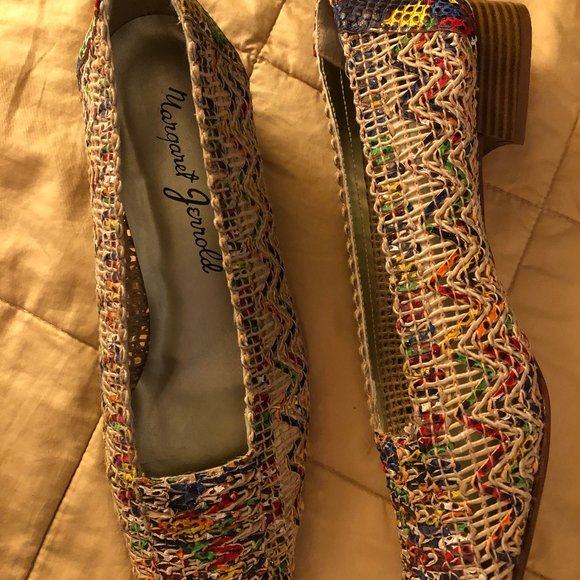 Women's Shoes - Picture 2 of 2